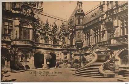 Seine - Maritime - Fécamp - Ambulant Fécamp à Beuzeville - La bénédictine à Fécamp - Cour d'honneur - 1938 ?