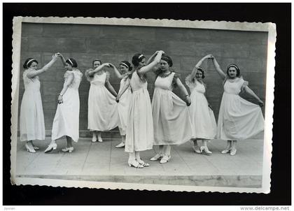 photographie (5) du 63 Danseuses  photographie par A. Breuly avenue des Etats Unis Clermont Ferrand APJ11