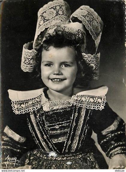 Carte Postale - 29 - Fouesnant - Costume de la Région de Fouesnant - Jeune Fille - Folklore - Mention Photographie vérit