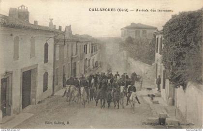 30 Gallargues arrivée des taureaux