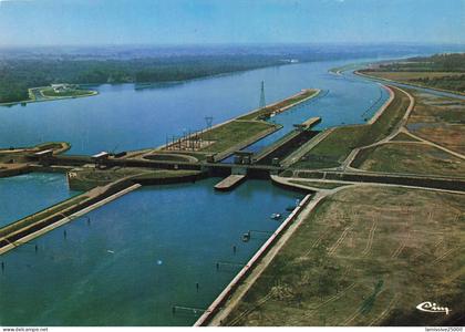 BAS RHIN GAMBSHEIM vue générale aérienne grand canal barrage écluse