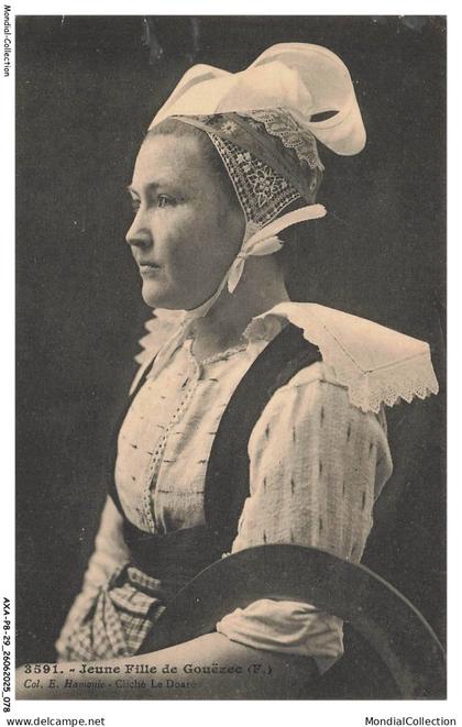 AXAP8-0556-29 - Jeune fille de GOUEZEC
