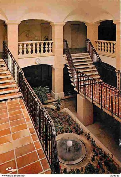 Carte Postale - 04 - Gréoux les Bains - L'Etablissement Thermal - Intérieur des Thermes - Flamme Postale de Gréoux les B