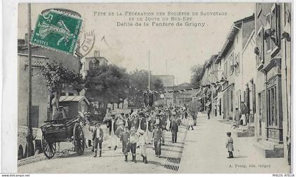 CPA CP Carte postale ancienne 69 Rhône Fête fédération Sociétés de sauvetage et joute du sud est Défilé fanfare Grigny
