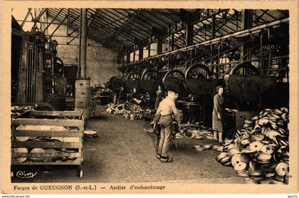 CPA Forges de GUEUGNON - Atelier d'emboutissage (989028)