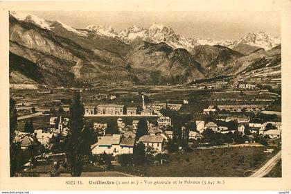 CPA Guillestre Vue generale et le Pelvoux