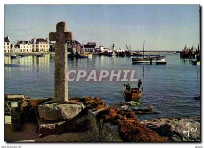 CPM La Bretagne en couleurs Le Guilvinec Finestere un coin du Port vers