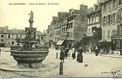 22 - Guingamp - Place du centre - La fontaine