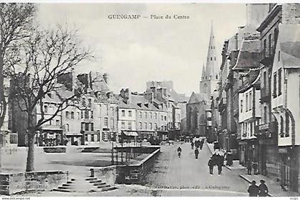 CPA Guingamp Place du Centre