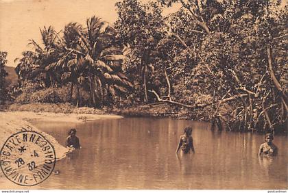 Guyane - Forêt de la Guyane - Baignade dans une crique - Ed. Cliché Tillet - Ed. Du Magasin La Conscience