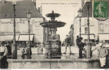 Henrichemont - La Fontaine - CPA
