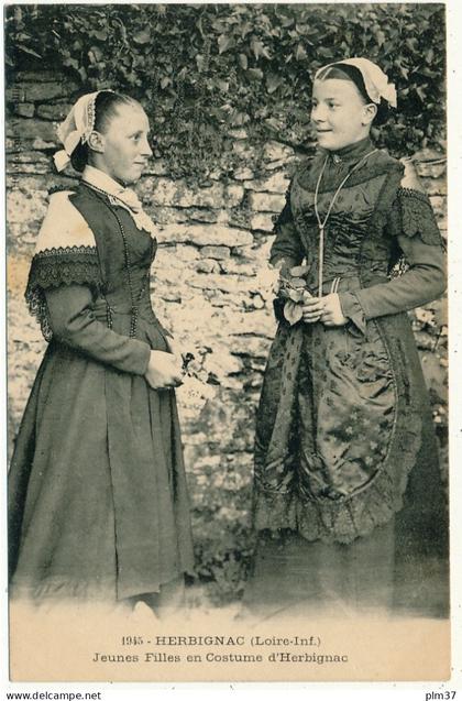 HERBIGNAC - Jeunes Filles en Costume