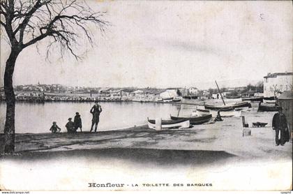 CPA Honfleur La Toilette des Barques