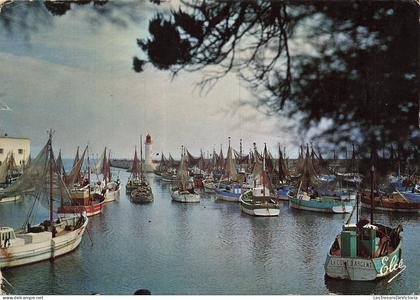 FRANCE - Ile dOléron - Cotinière - Port - Bateaux pêche - phare - transport - CP