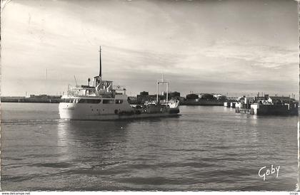 CPSM Ile de Ré bateau Amiral Duperré reliant le Continent à l'Ile