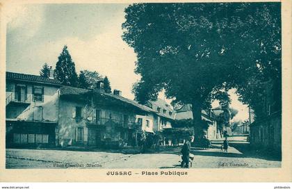 CANTAL   JUSSAC  place publique