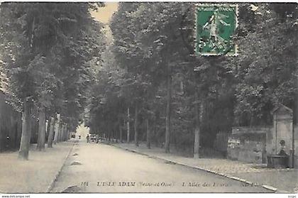 CPA L'Isle-Adam L'Allée des Ecuries