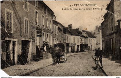 CPA L'Isle sur Serein entree du pays (1478501)