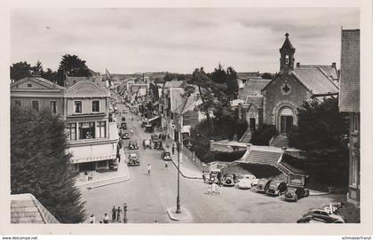 CPA - AK La Baule Escoublac L' Eglise et L' Avenue de la Gare bei Le Pouliguen Guerande Batz Mer Saint Nazaire Nantes