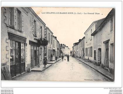 CPA 44 La Chapelle Basse Mer la Grand Rue