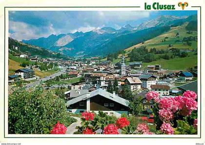 74 - La Clusaz - Vue Générale - La Chaine des Aravis - CPM - Voir Scans Recto-Verso