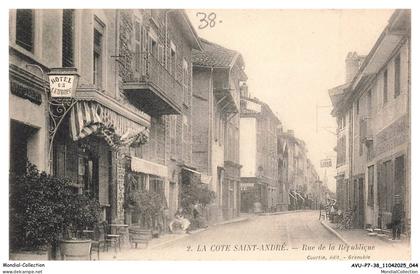 AVUP7-0418-38 - LA COTE-SAINT-ANDRE - Rue de la république