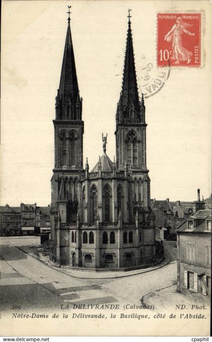 CPA La Delivrande Notre Dame de La Delivrande la Basilique
