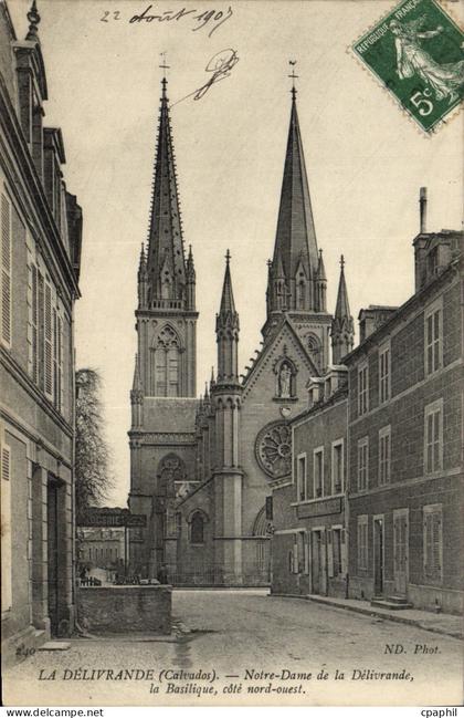 CPA La Delivrande Notre Dame de La Delivrande la Basilique