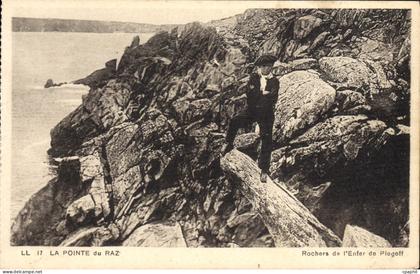 CPA La Pointe Du Raz Rochers de l'enfer de Plogoff