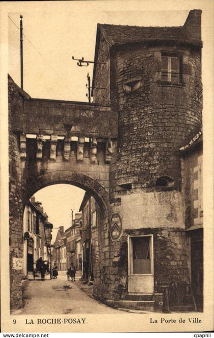 CPA La Roche Posay la porte de Ville