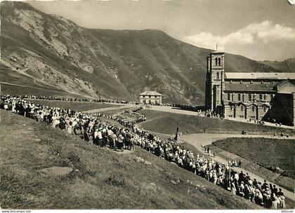 38 - La Salette - Pèlerinage de Notre Dame de La Salette - La Procession du Saint-Sacrement - Animée - Mention Photograp