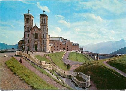 38 - La Salette - Sanctuaire Notre Dame de la Salette - le Sanctuaire et le Lieu de l'Apparition - Carte Neuve - Lieu de