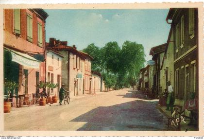 82. labastide saint pierre. la rue principale