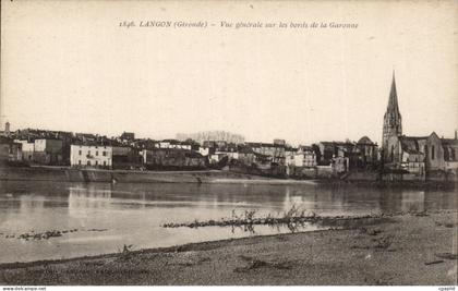 CPA Langon Vue generale sur les bords de la Garonne
