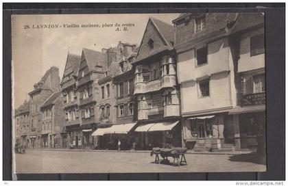 21 - Lannion - Vieilles maisons , place du Centre