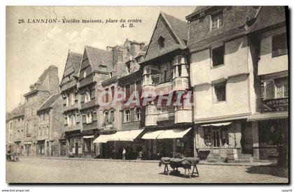 CPA Lannion Vieilles maisons place du centre