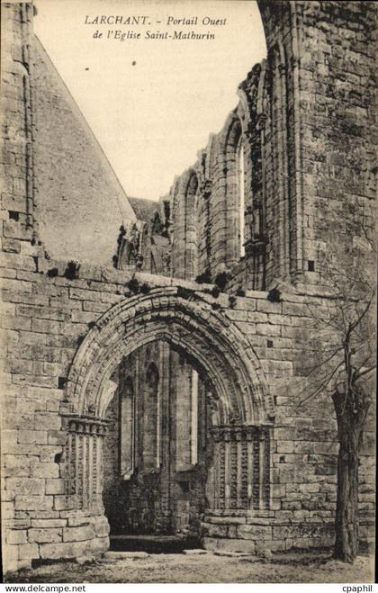 CPA Larchant Portail Ouest De l'Eglise Saint Matburin