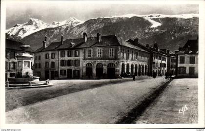 CPA Pyrenees Ocean Laruns La Place Vue du Couret