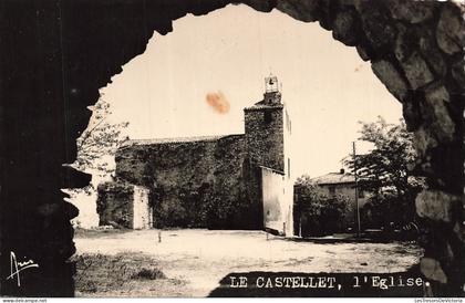 FRANCE -	Le Castellet - Eglise Romane - Arcade - Tour - Clocher - Arbres - CPA