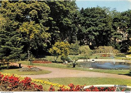 59 - Le Cateau - Le Parc Fénelon - Fleurs - CPM - Voir Scans Recto-Verso