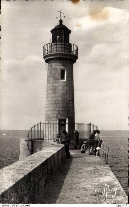 Le Croisic CPSM Le phare Lighthouse