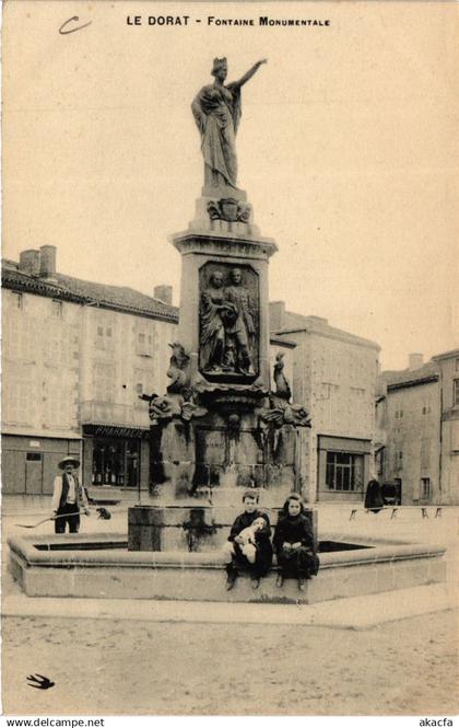 CPA Le DORAT - Fontaine Mon.ale (390818)