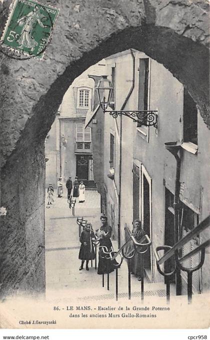 72-SAN59796-LE MANS.Escalier de la Grande Poterne dans les anciens Murs Gallo-Romains