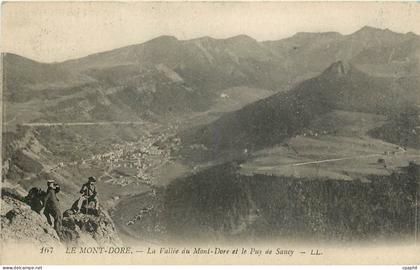 CPA Le Mont Dore La Vallee du Mont Dore et le Puy de Sancy