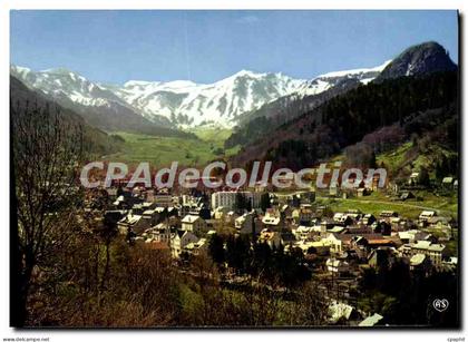 CPSM Le Mont Dore Vue generale sur le Mont Dore et le Massif du Sancy