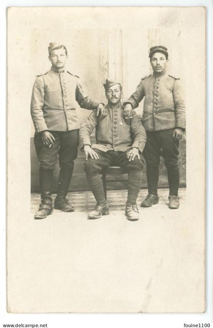 CARTE PHOTO écrite de LE PARCQ en 1915 / Militaire ( 12 sur col  ) du 12e régiment