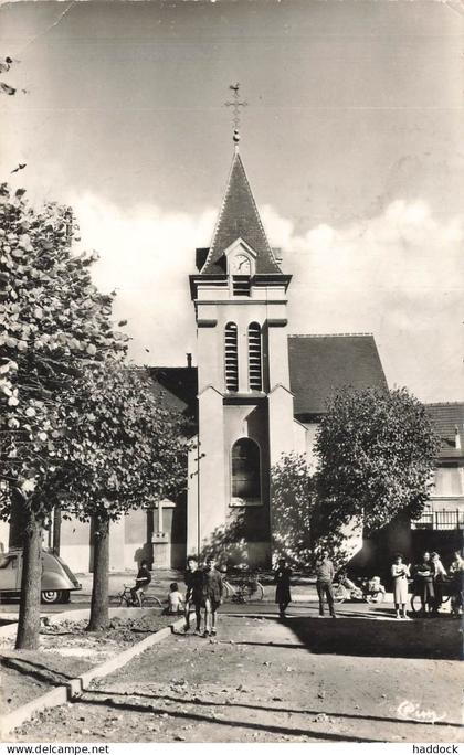 LE PLESSIS BOUCHARD : L'EGLISE