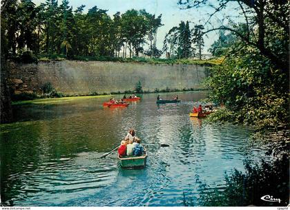 CPM Le Quesnoy (Nord) Canotage sur le lac Vauban