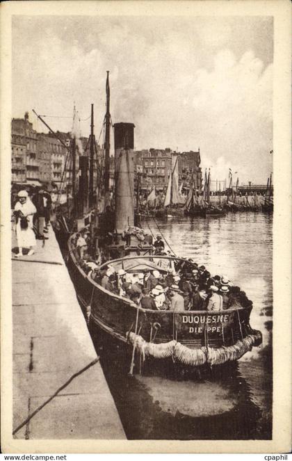 CPA Le Treport Le Vapeur Duquesne Bateau