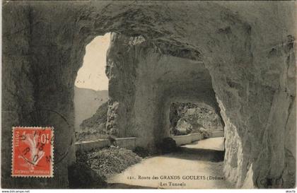 CPA Route des Grands-Goulets Les Tunnels FRANCE (1101712)